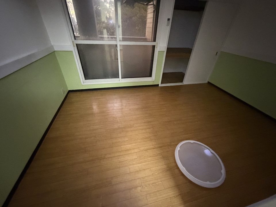 洋室の施工前